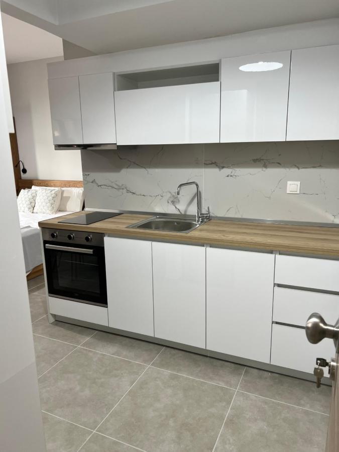 Aurora Apartments Неа-Врасна Екстер'єр фото